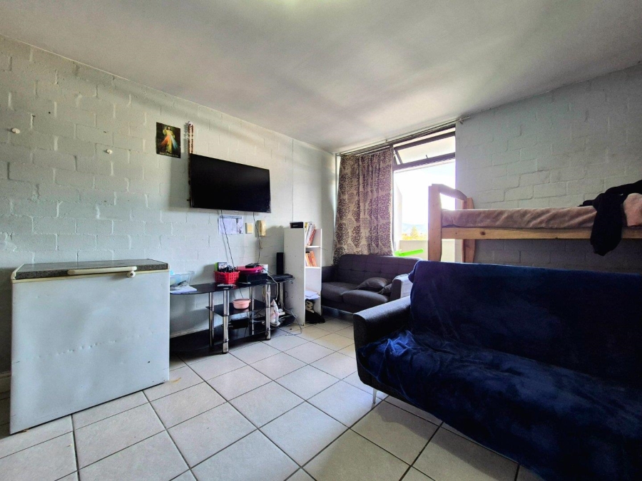 1 Bedroom Property for Sale in Wynberg Western Cape